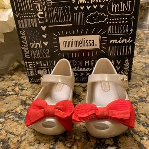 Mini Melissa Bow Ultragirl Sweet White & Red Bow